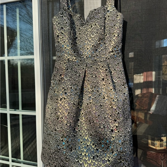 ✨ModCloth Modern Vintage Gold Rainbow Scallop Brocade Pinafore Dress ✨ - Picture 3 of 9